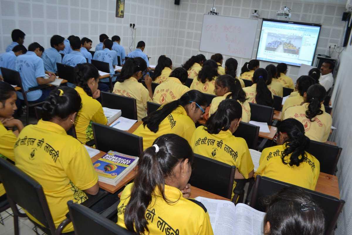 रांची के 60 छात्रों को मुफ्त JEE-NEET कोचिंग, CCL की नई पहल 